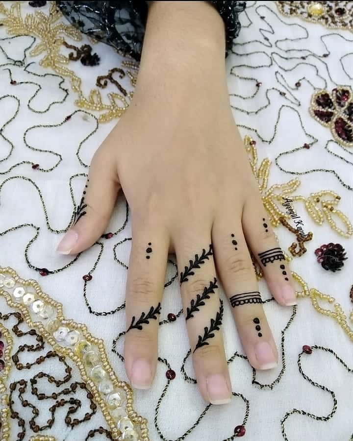 Vine Ring Henna Tattoo