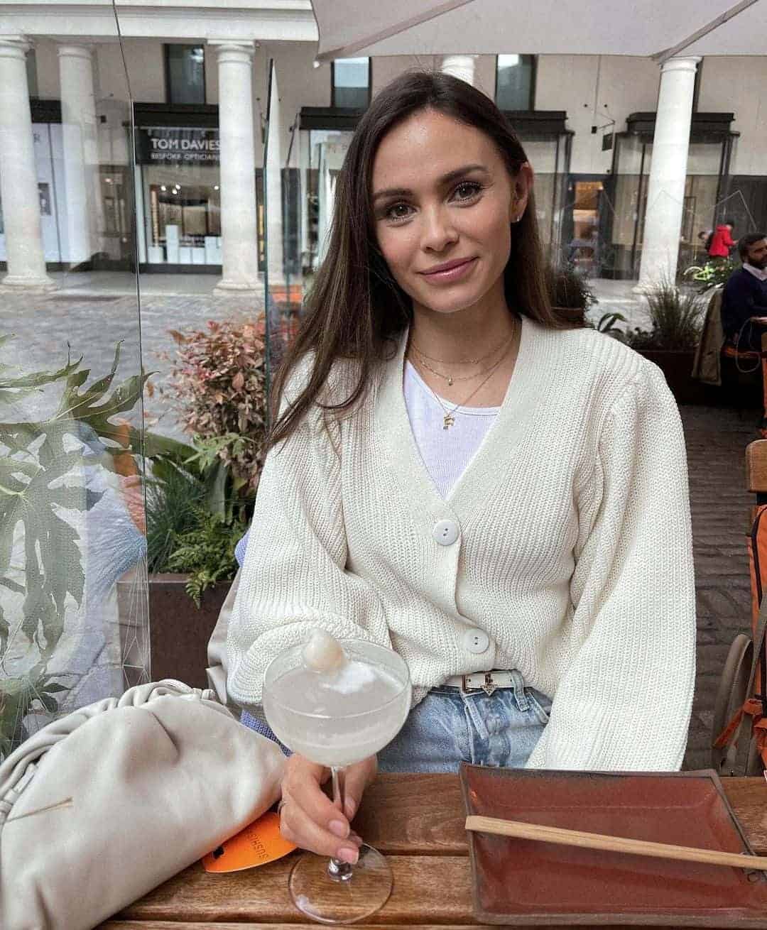 White Sweater and Jeans Outfit