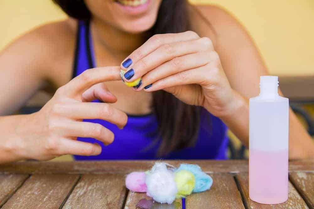 A Guide to Buying the Best Nail Polish Remover