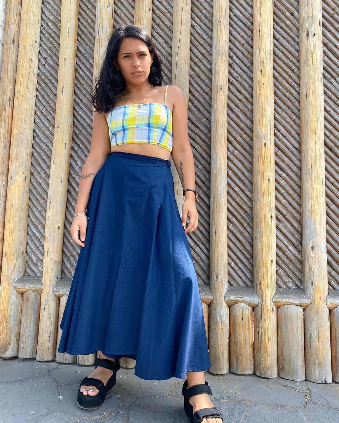 Maxi Skirt and Checkered Crop Top Summer Outfit