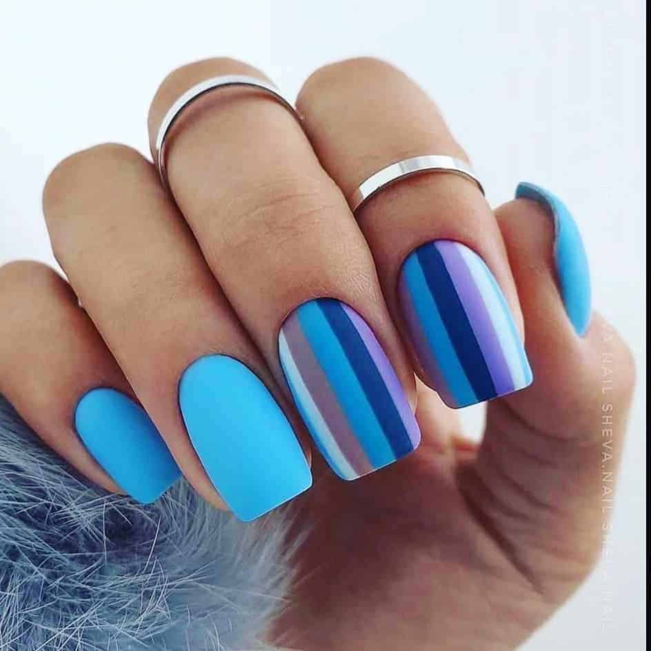 Stripes of Different Shades of Blue Nails