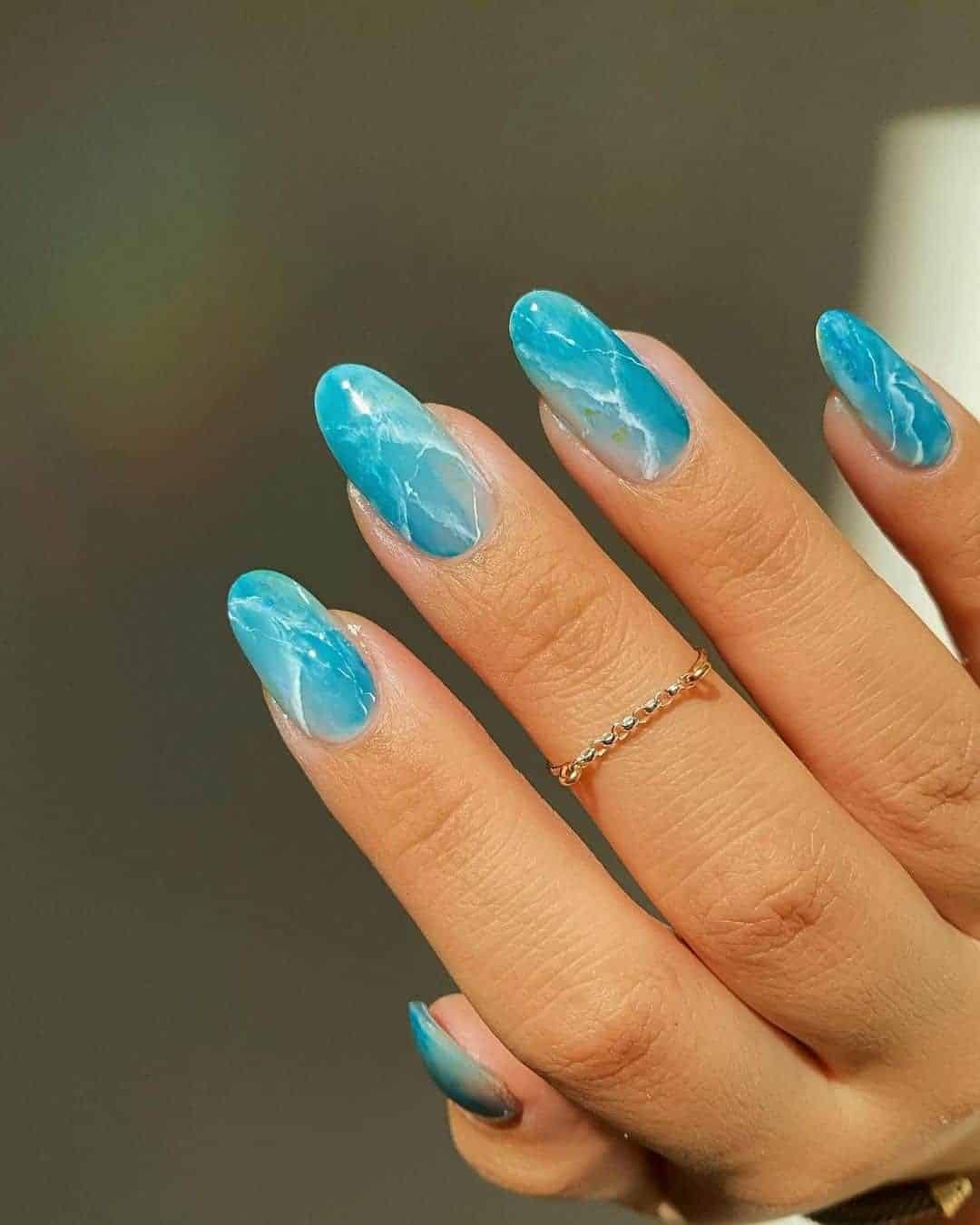 Beach Waves Blue Nails