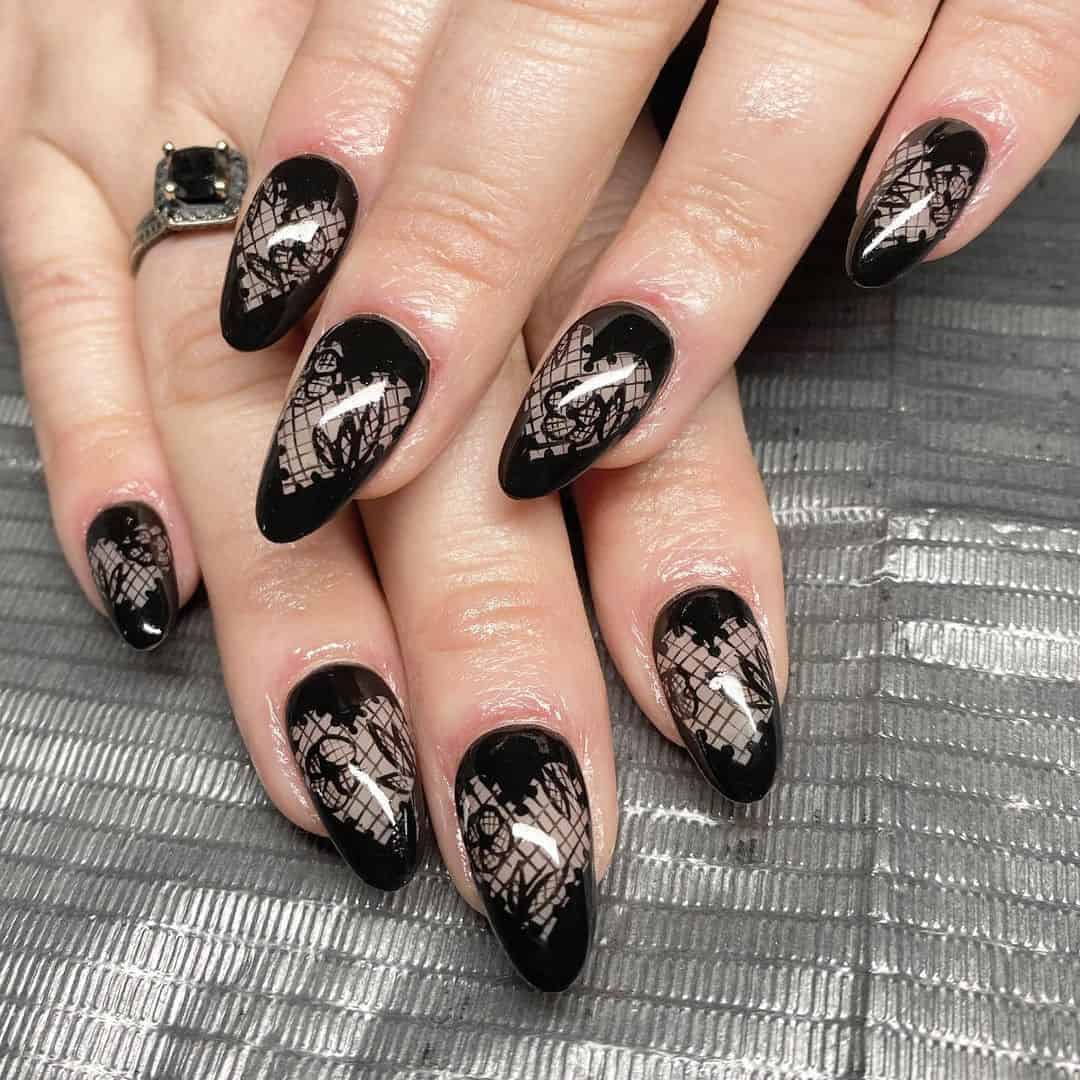 Gothic Lace Heart Nails