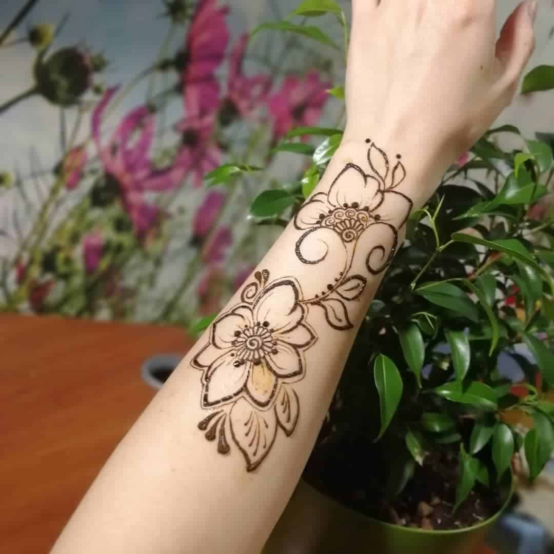 Simplistic Forearm Henna Tattoo