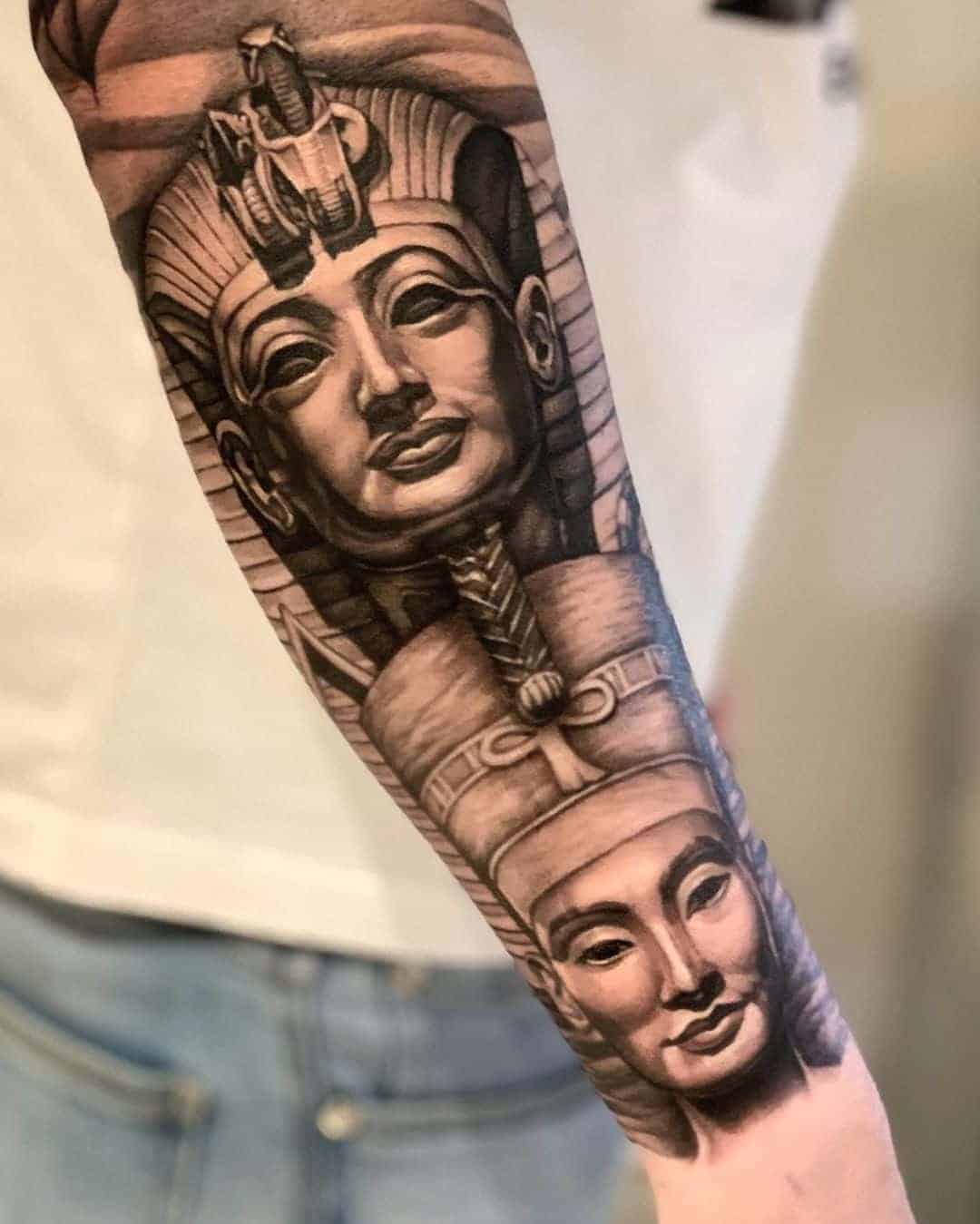 Queen Nefertiti With Pharaoh Akhenaten