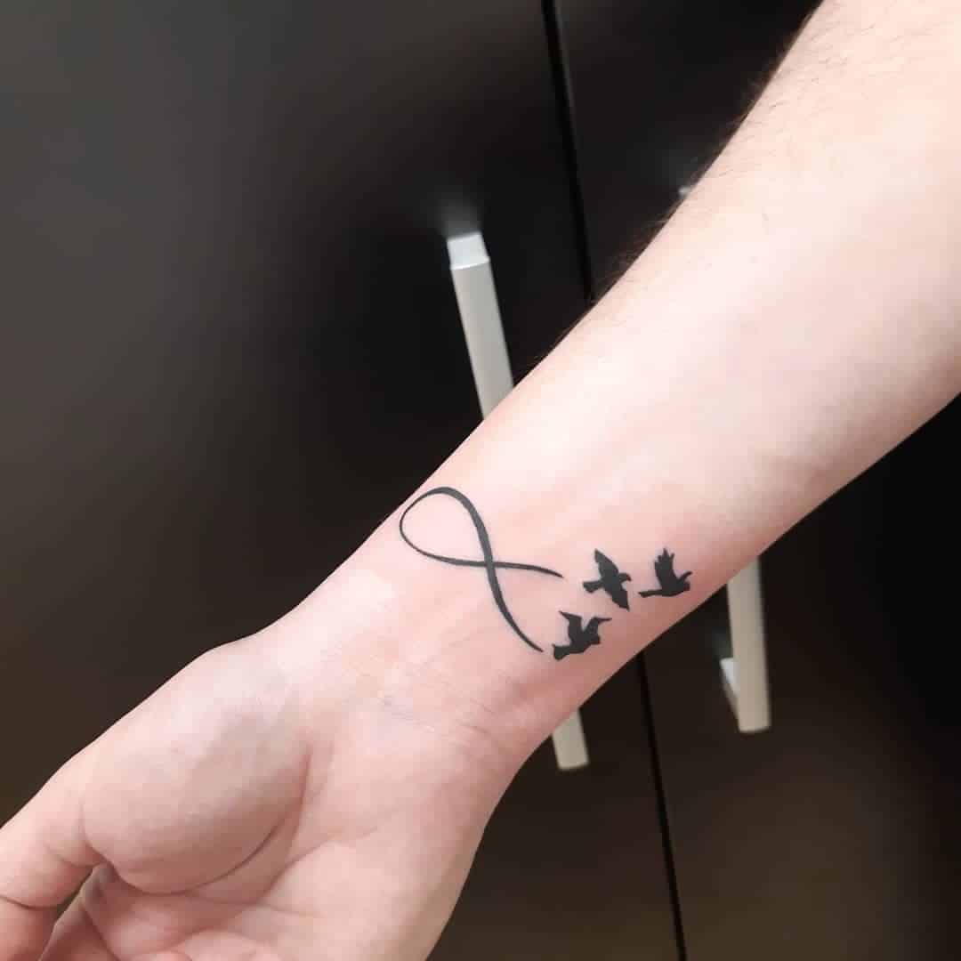 Flying Birds and an Infinity Symbol