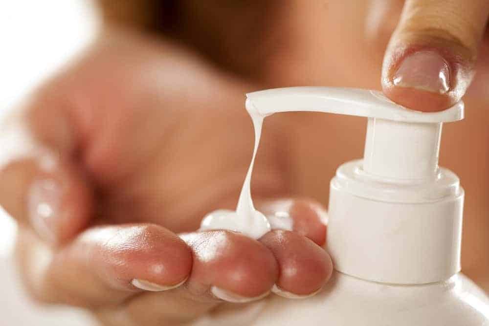 Pro Tips for How to Care for Dry Skin