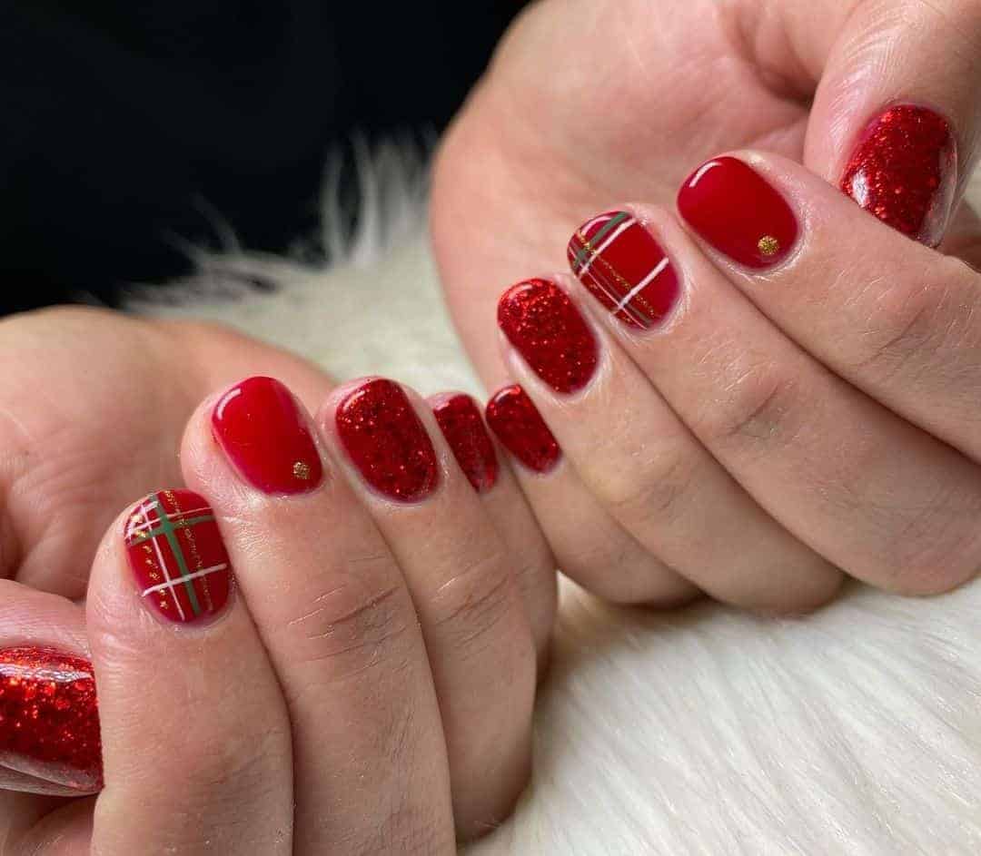 Gift Wrap Red Nails