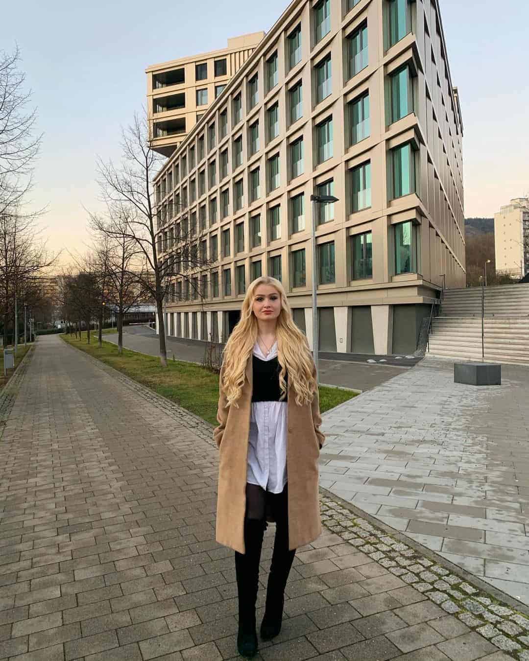 Shirt With Crop Top and Long Wool Coat